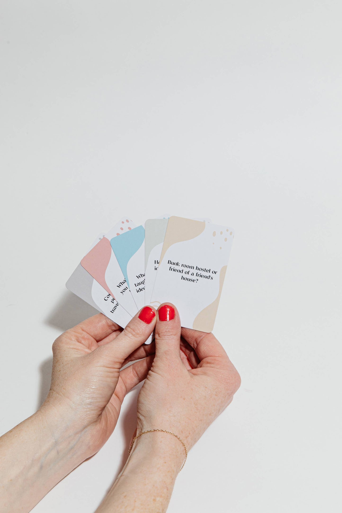 Wanderlust Table: A Conversation Game for Travelers