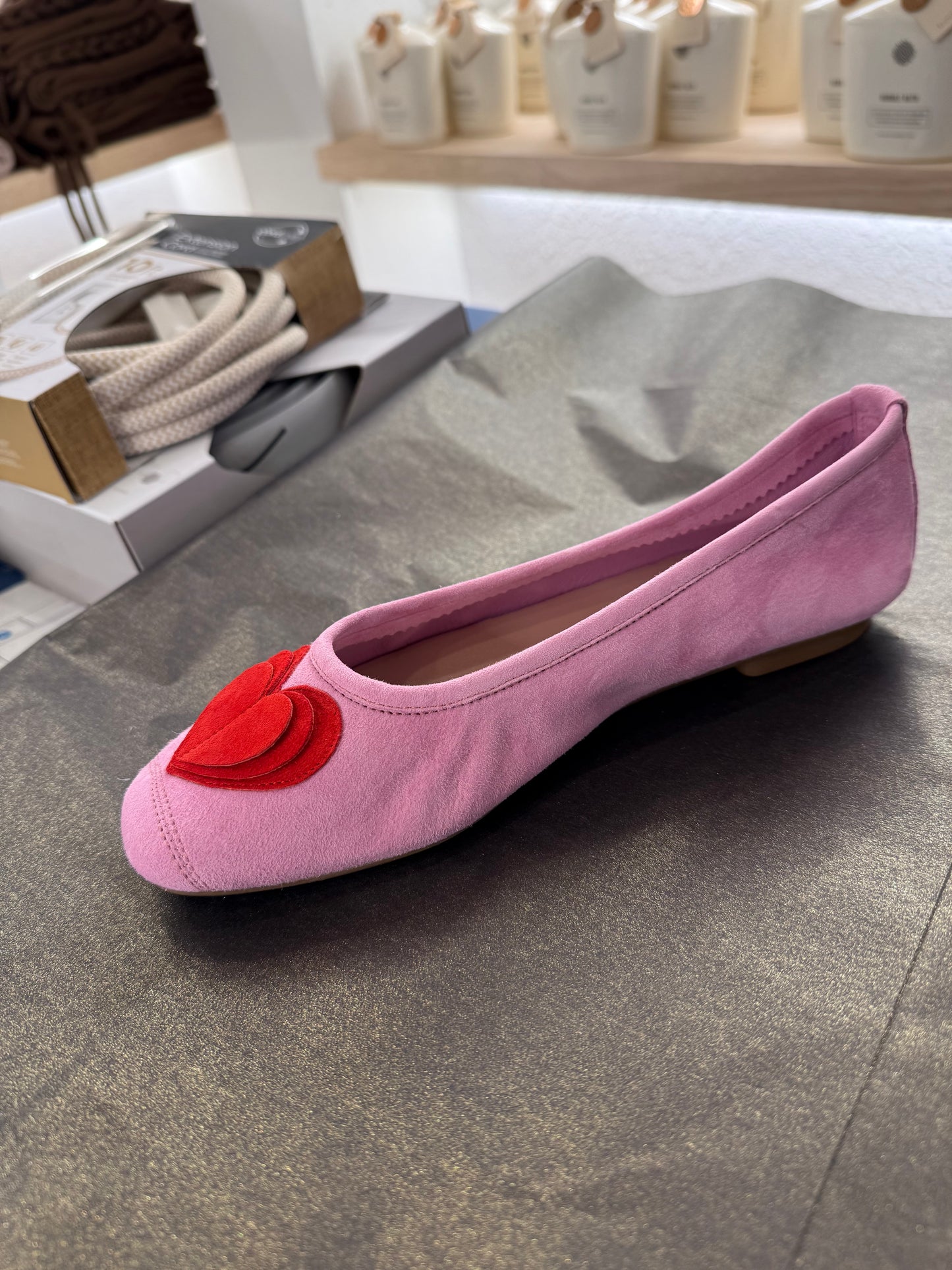 HOLOVE BALLERINAS IN PINK/RED VELVET LEATHER