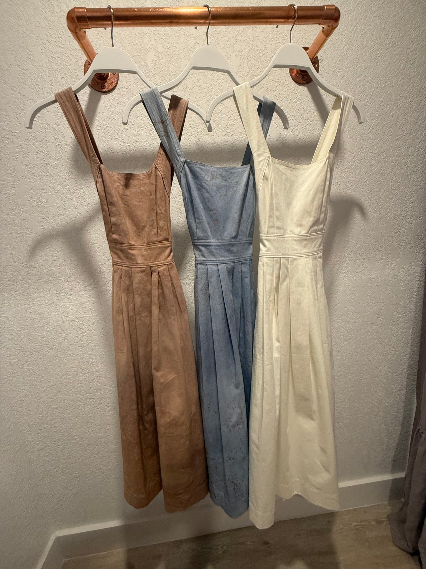 TRAVELING PINAFORE DRESS