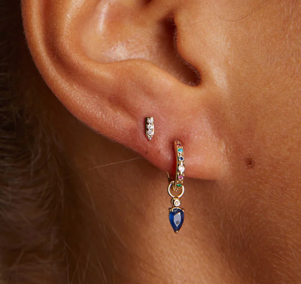 DROPLET CHARM WITH BLUE SAPPHIRE