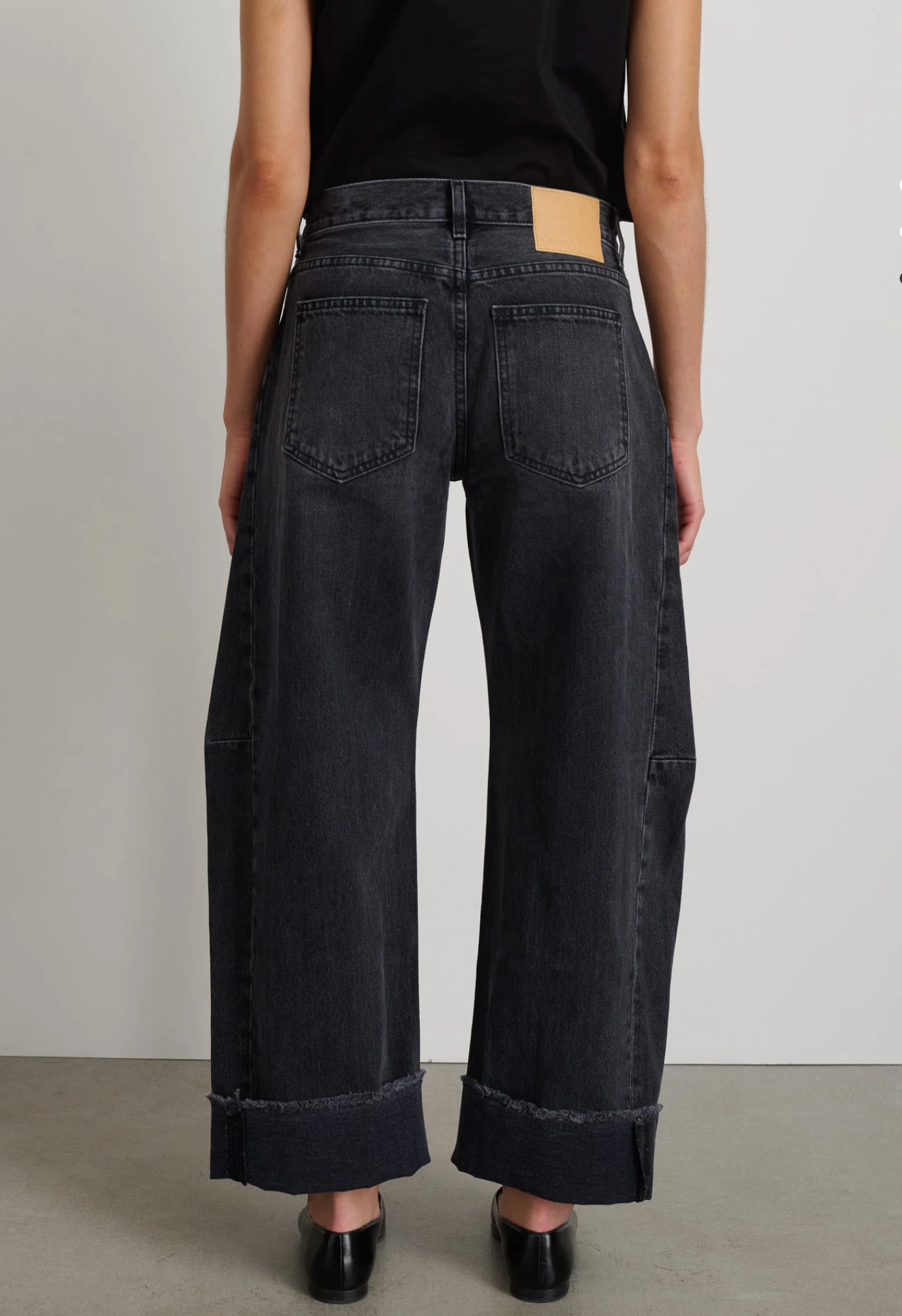 RELAXED CUFF LASSO JEAN