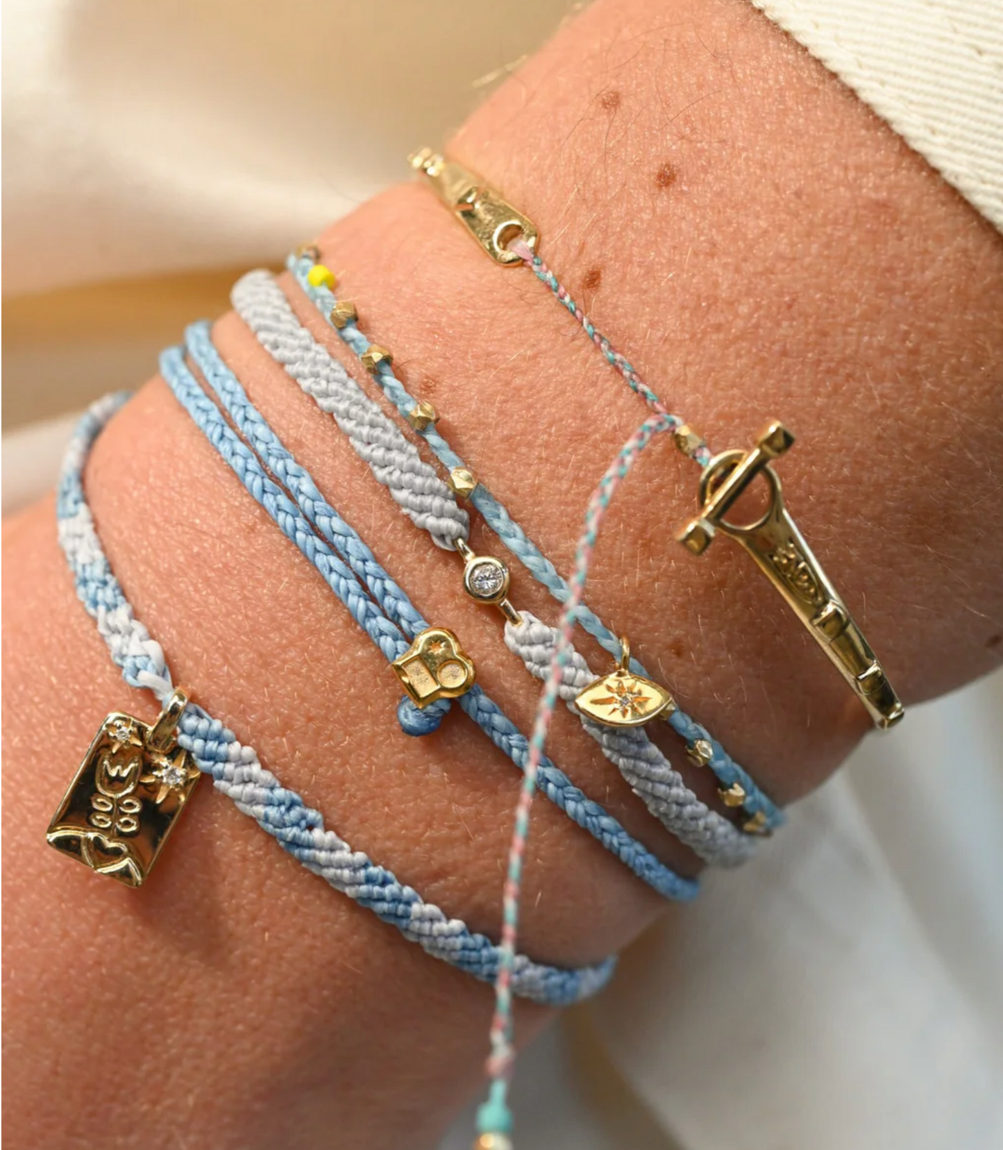 DIAMOND EYE CHARM BRACELET