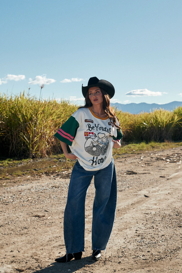 BEYOUTIFUL HOTEL TEE