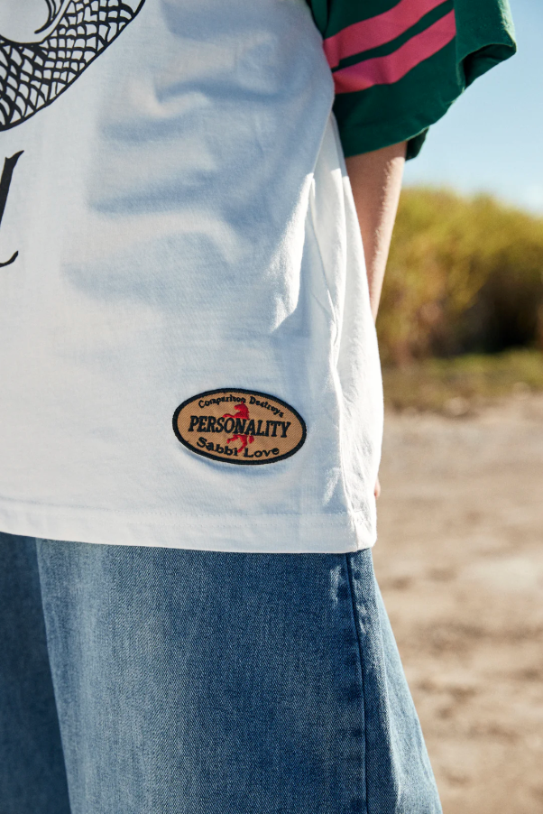 BEYOUTIFUL HOTEL TEE