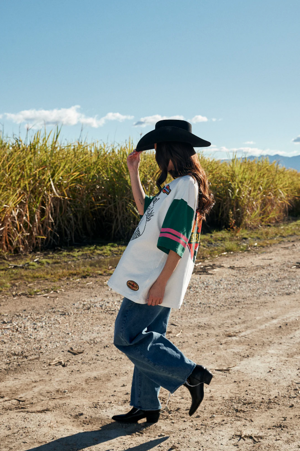 BEYOUTIFUL HOTEL TEE
