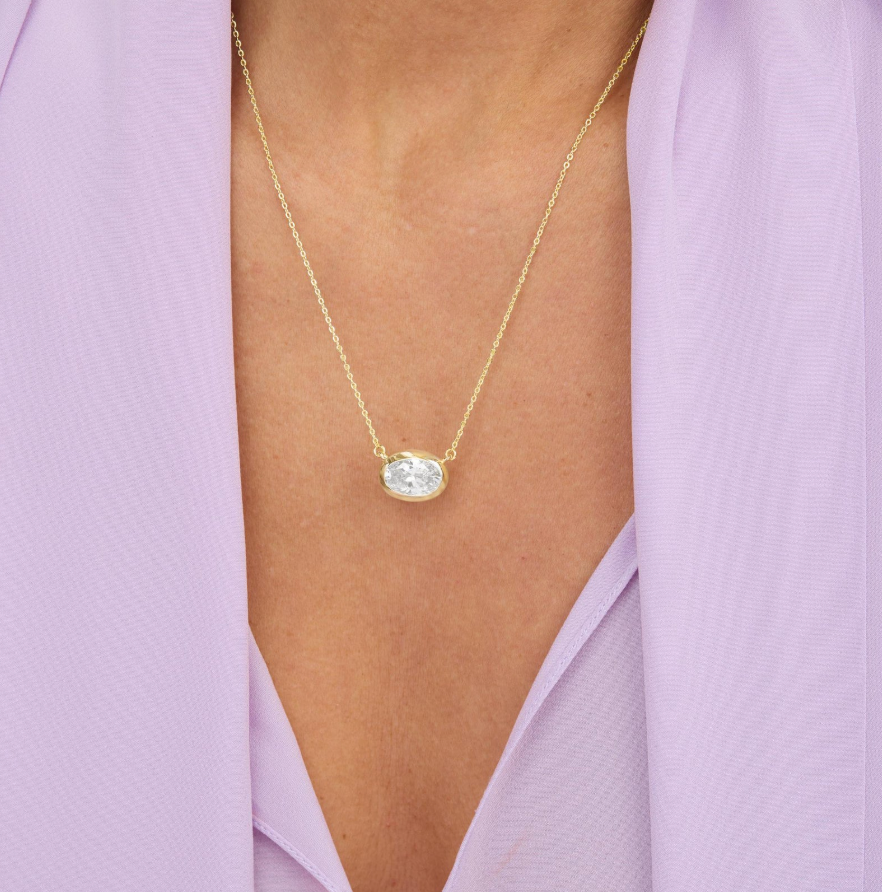 SHE'S A BOSS PENDANT NECKLACE