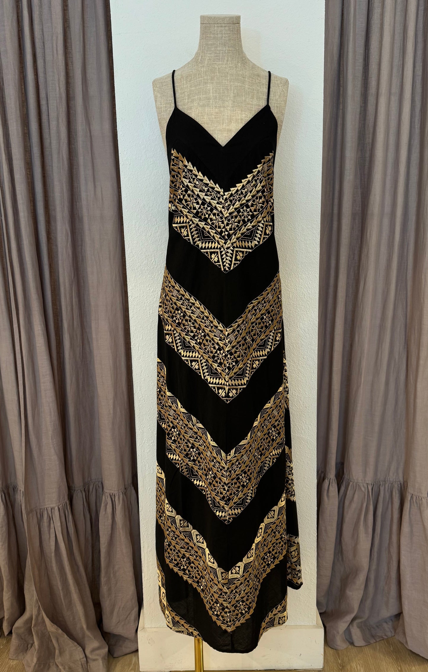 CLASSIC TRIANGLE MAXI DRESS