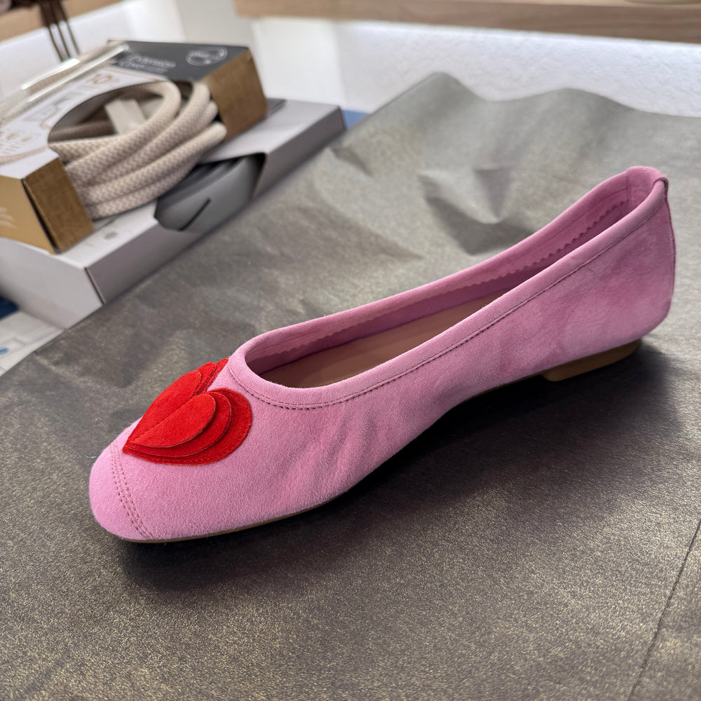 
                  
                    HOLOVE BALLERINAS IN PINK/RED VELVET LEATHER
                  
                