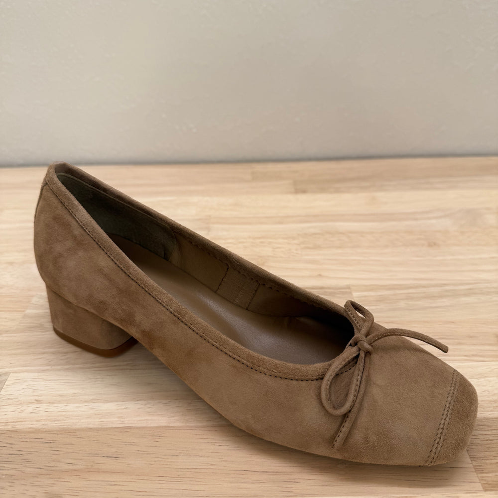 
                  
                    HAVANA VELVET LEATHER FETISH HIGH-HEEL BALLERINAS
                  
                
