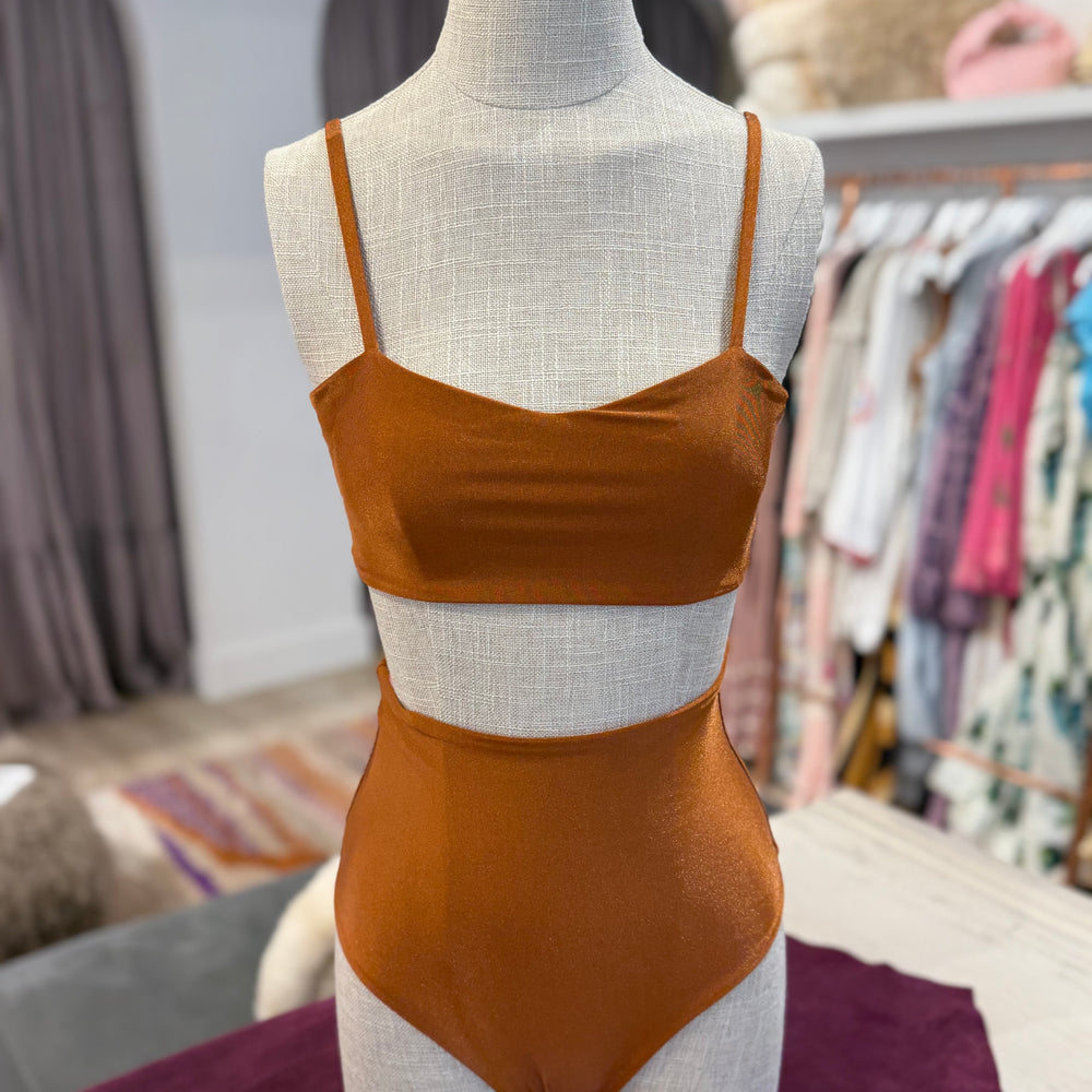 
                  
                    LULU HIGH RISE SET
                  
                