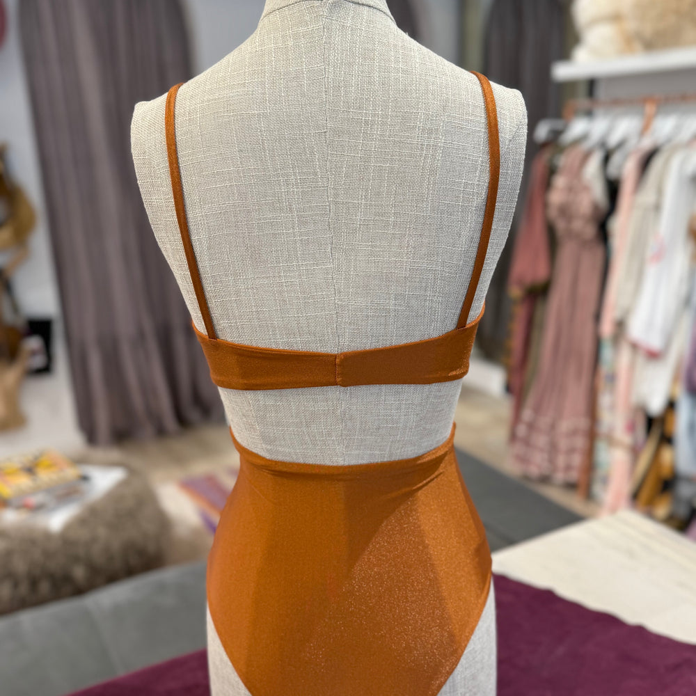 
                  
                    LULU HIGH RISE SET
                  
                
