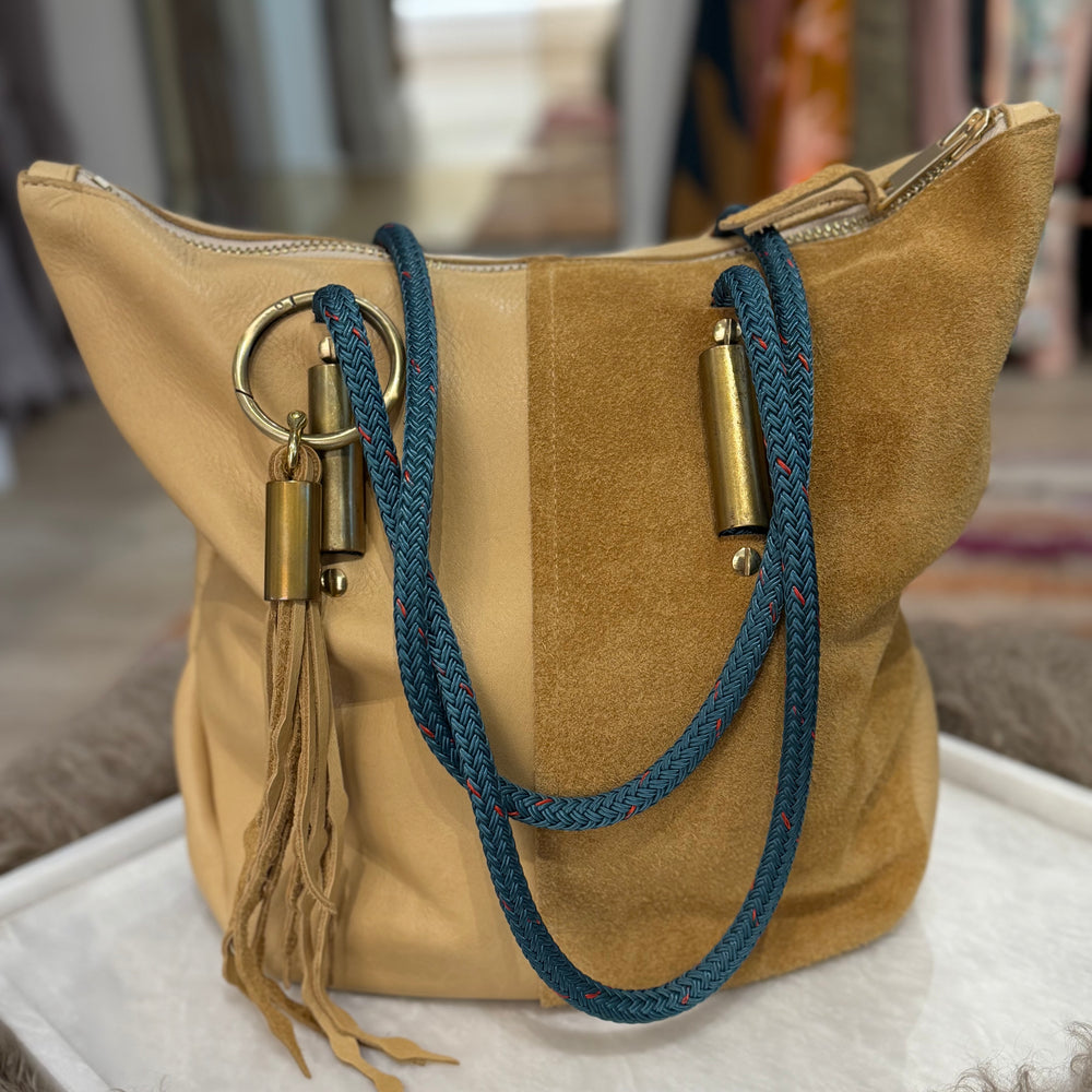 
                  
                    ORIGINAL WILDWOOD OYSTER CO. TOTE
                  
                