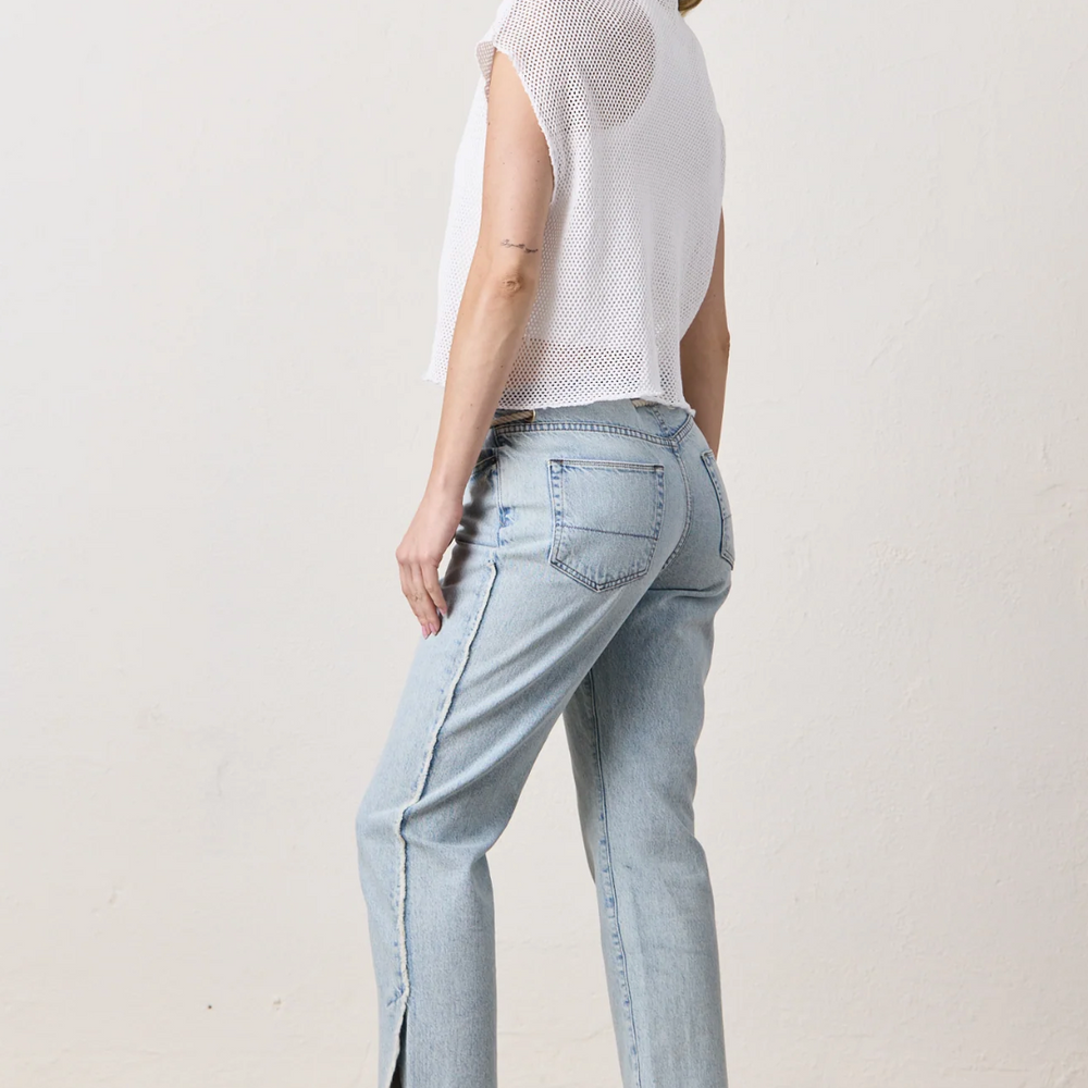 
                  
                    DARYL BOXY MESH MOCK NECK TEE
                  
                