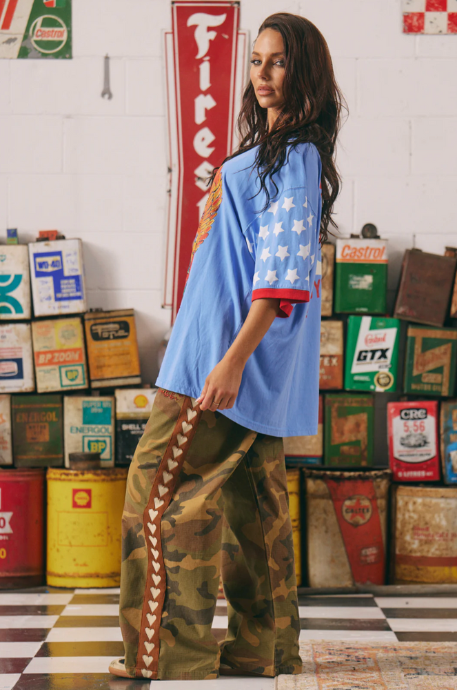 
                  
                    VERY OVERSIZED DREAM BIG BRENDA TEE
                  
                
