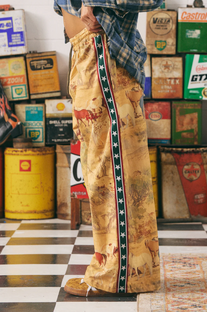 
                  
                    NEIGH QUEEN RAVING STARS PANTS
                  
                