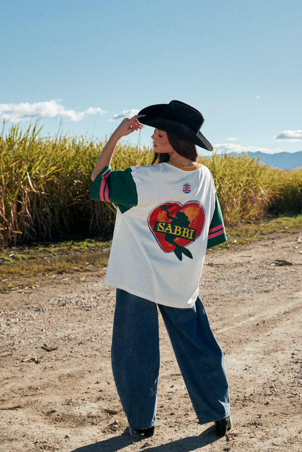 
                  
                    BEYOUTIFUL HOTEL TEE
                  
                