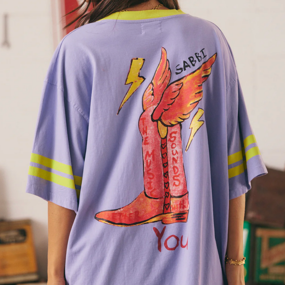 
                  
                    VERY OVERSIZED BORN ORIGINAL TEE
                  
                