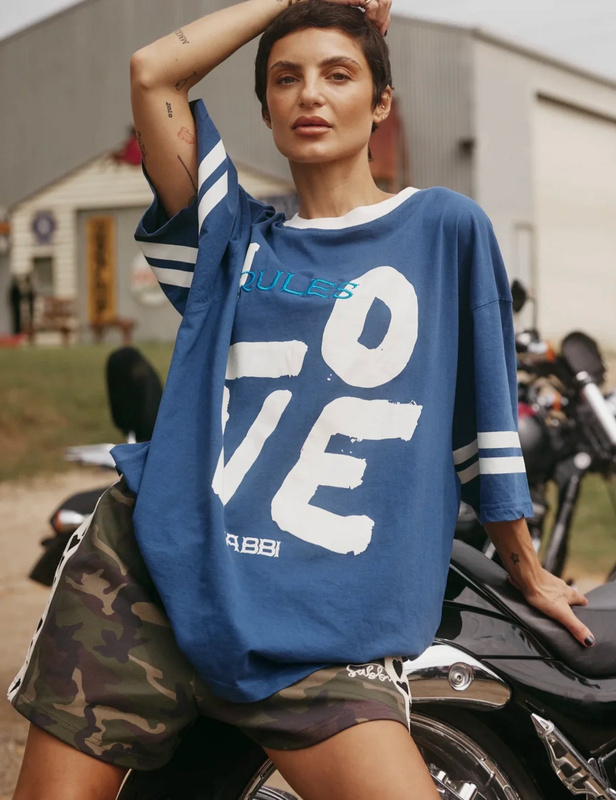 LOVE REVOLUTION TEE